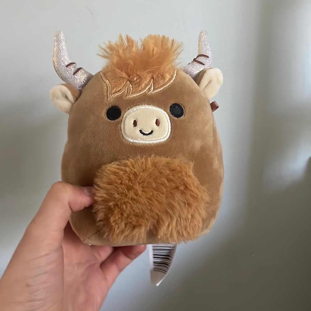 Brand New Wilfred The highland Cow Squishmallow!